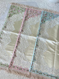 Tapis de prière fleurie et entièrement brodé